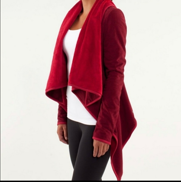 Lululemon Presence of Mind Red Fleece Wrap size 6 - Picture 1 of 14